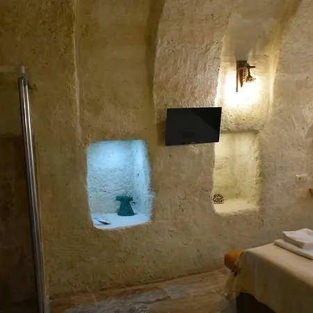 Glamada Cave